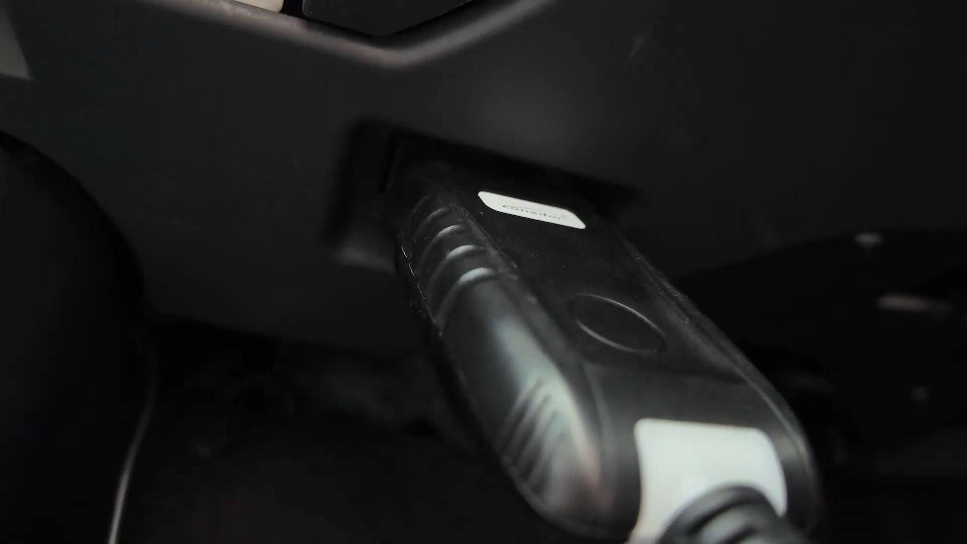 Guide to Programming 2023 Toyota Smart Key Using K15 Pro Tool 1 Connect the OBD cable and access the Toyota