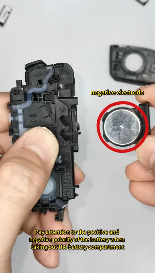 Yanhua ACDP BMW BCP Key Shell Disassembly Step by Step Guide 8