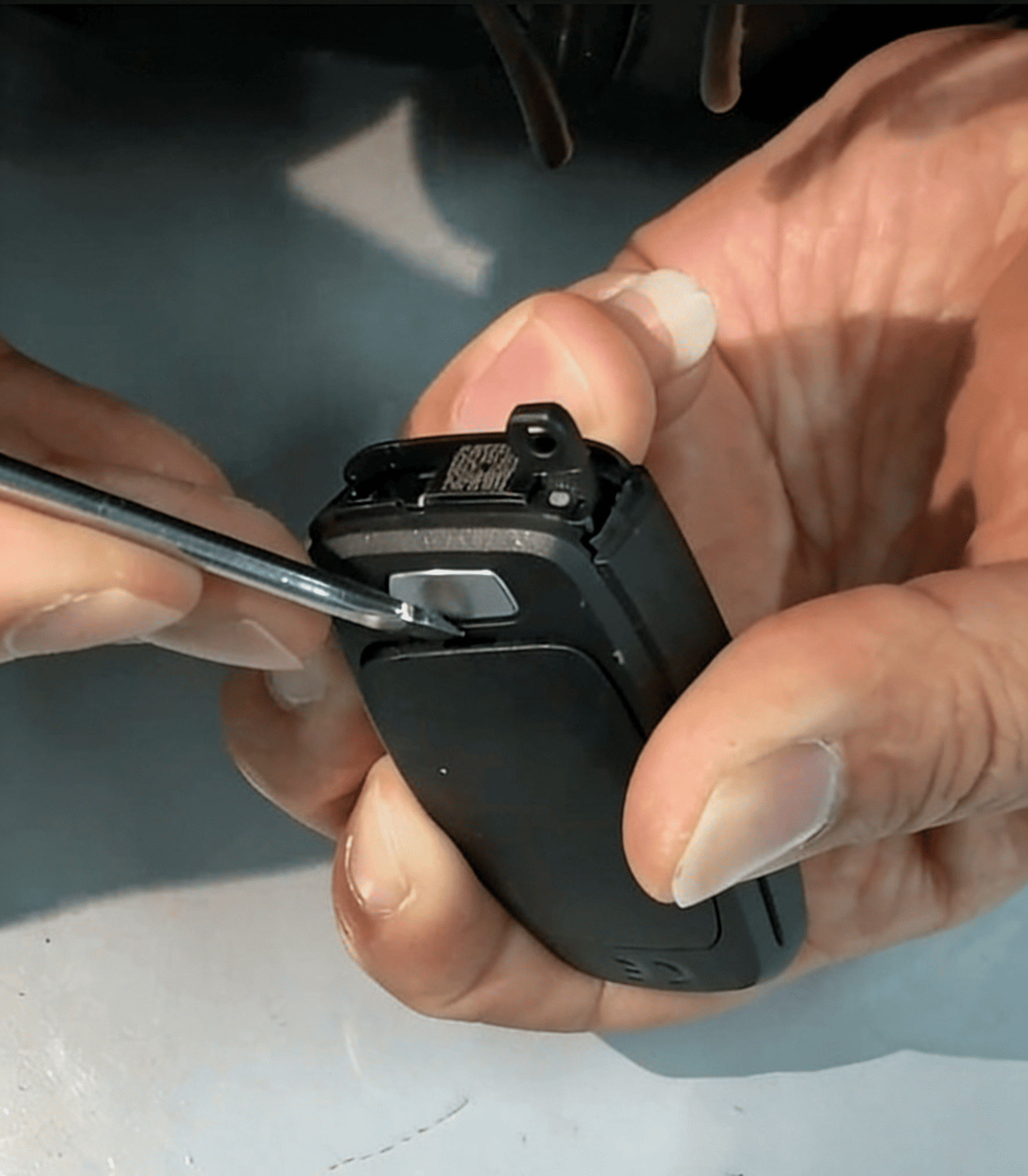Disassemble & Describe Audi A3 MQB49 5D Smart Key Guide 2