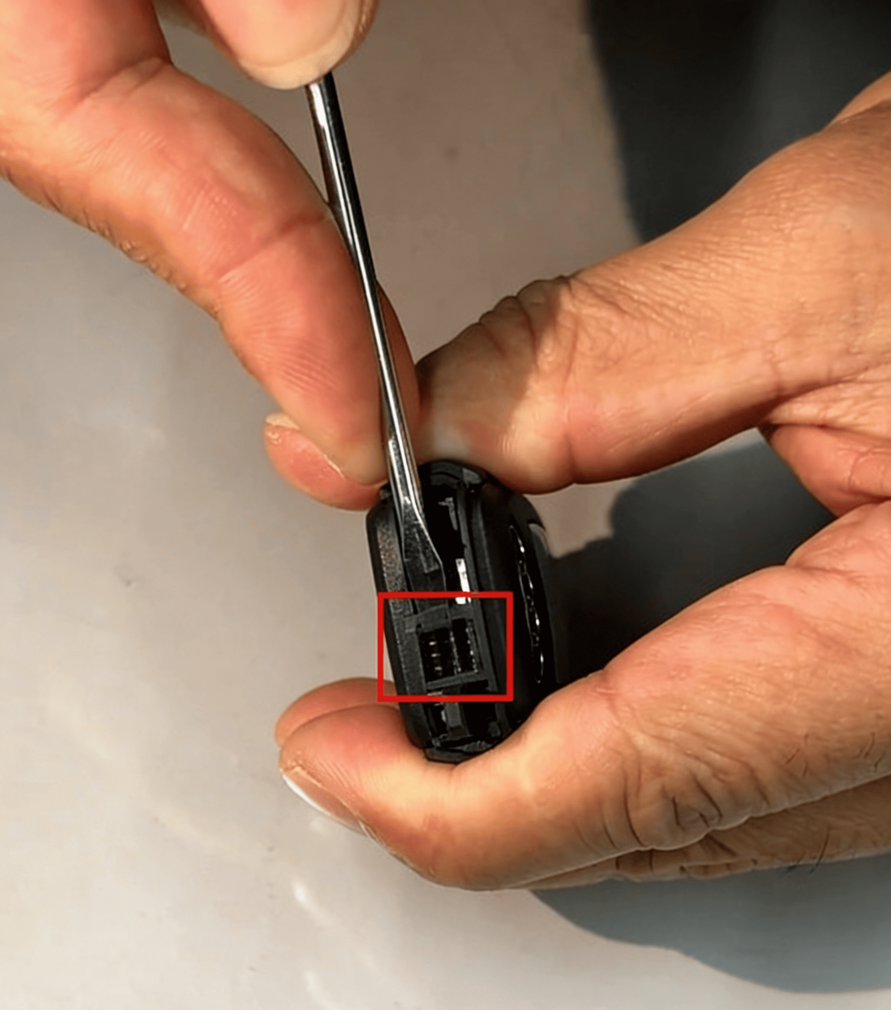 Disassemble & Describe Audi A3 MQB49 5D Smart Key Guide 5