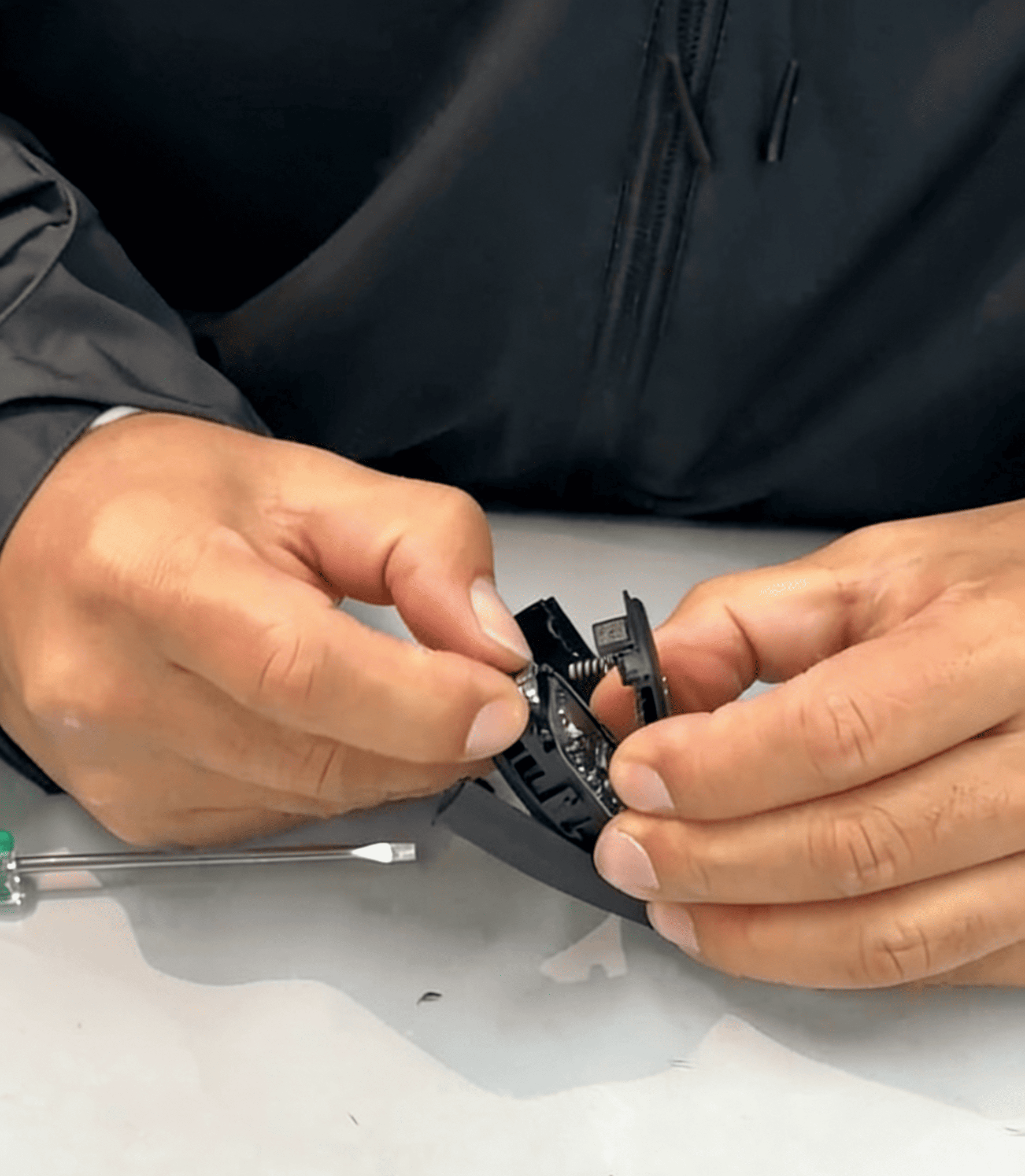 Disassemble & Describe Audi A3 MQB49 5D Smart Key Guide 9