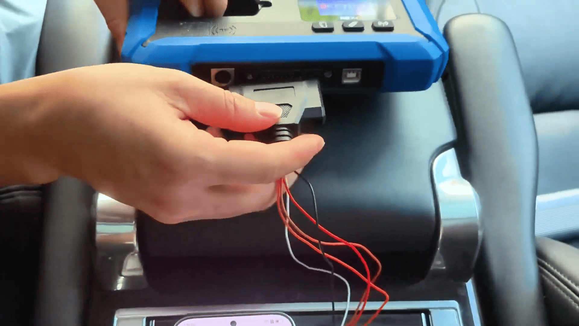 Connect the harness to KD-X4
